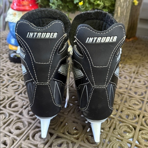 CCM Black and White Hockey Skates with Silver Accents - Picture 5 of 8